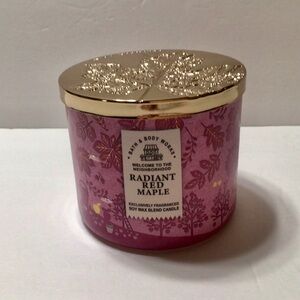 Bath & Body Works Radiant Red Maple Candle - 3 wick candle